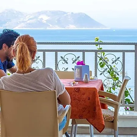 Defne Otel *