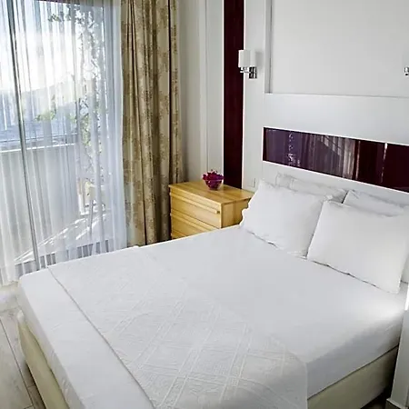 Defne Otel *